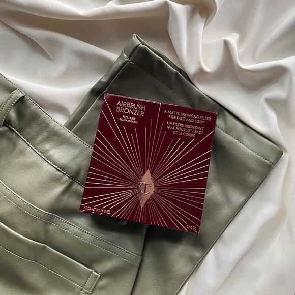 NWT Charlotte Tilbury Bronzer - Picture 1 of 5